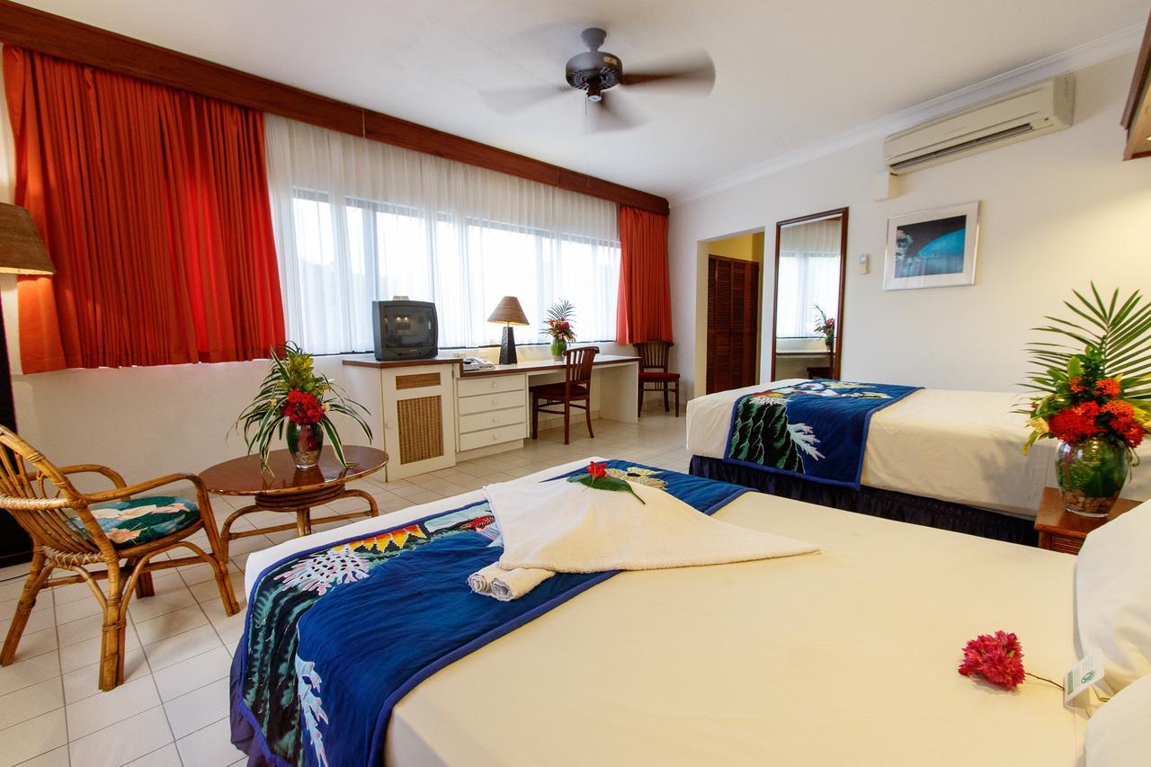 Manta Ray Bay Resort Colonia Kültér fotó