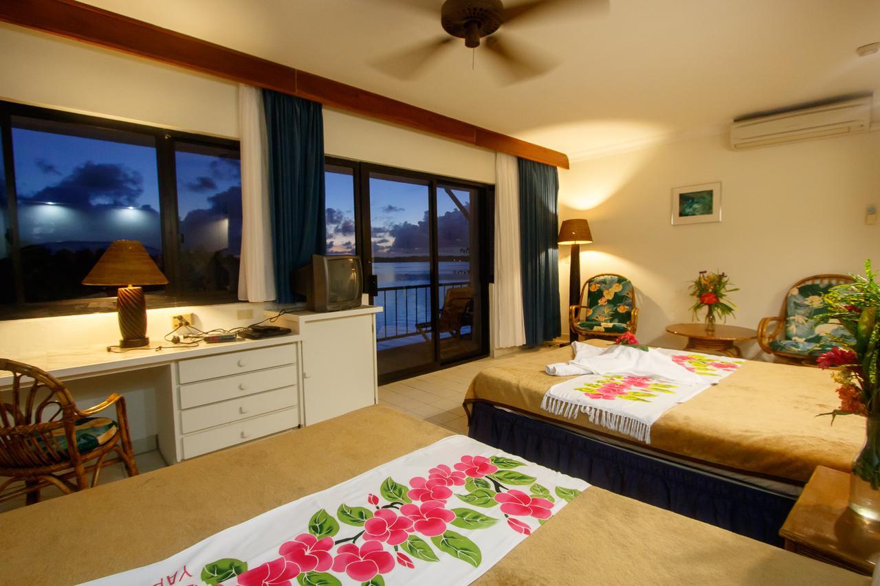 Manta Ray Bay Resort Colonia Kültér fotó