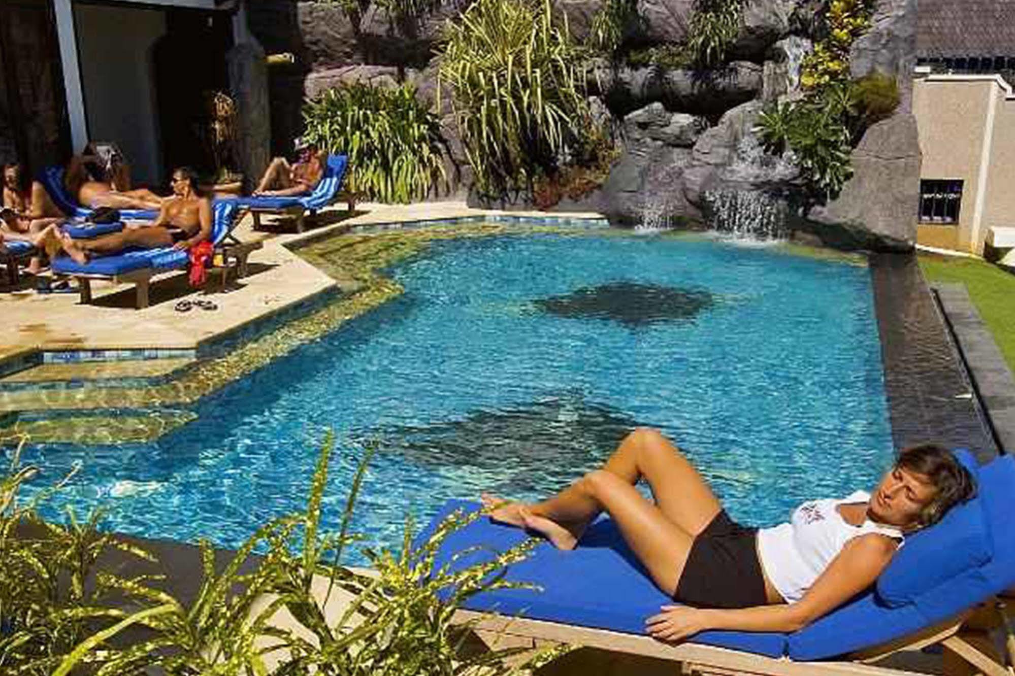 Manta Ray Bay Resort Colonia Kültér fotó